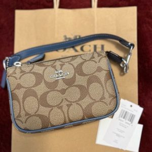 Coach signature Nolita 15